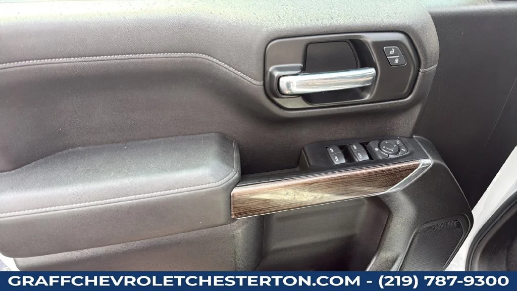 Used 2020 SUMMIT WHITE Chevrolet LT image 36