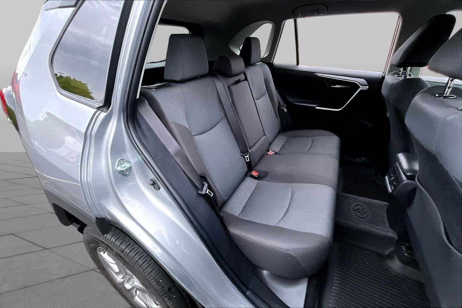 Used 2025 Silver Sky Metallic Toyota XLE image 17
