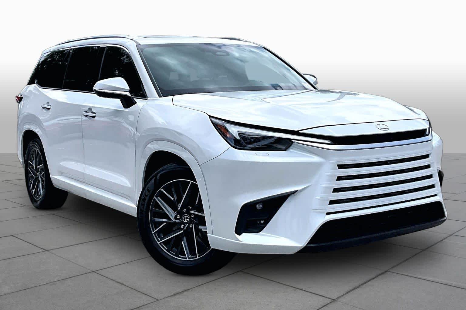 Used 2024 Wind Chill Pearl Lexus Luxury image 3