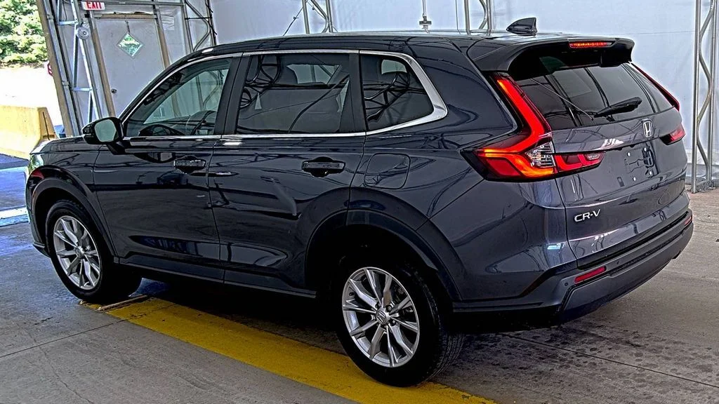 Used 2024  Honda EX-L image 4