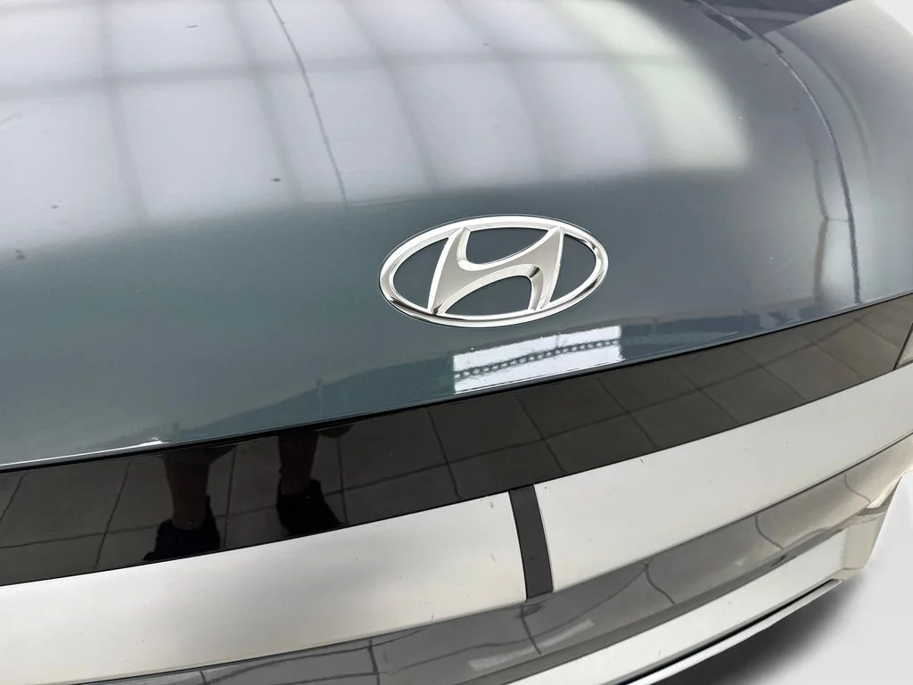 Used 2024 Green Hyundai SEL image 25