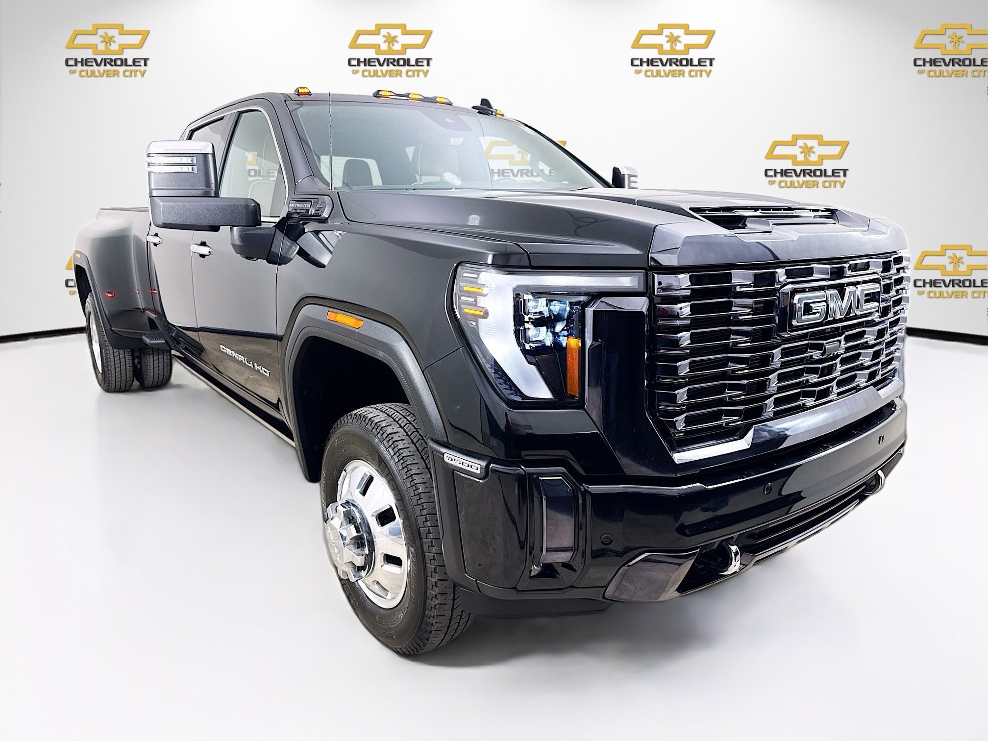 2024 GMC Sierra 4WD Crew Cab LB DRW Denali Ultimate's photo
