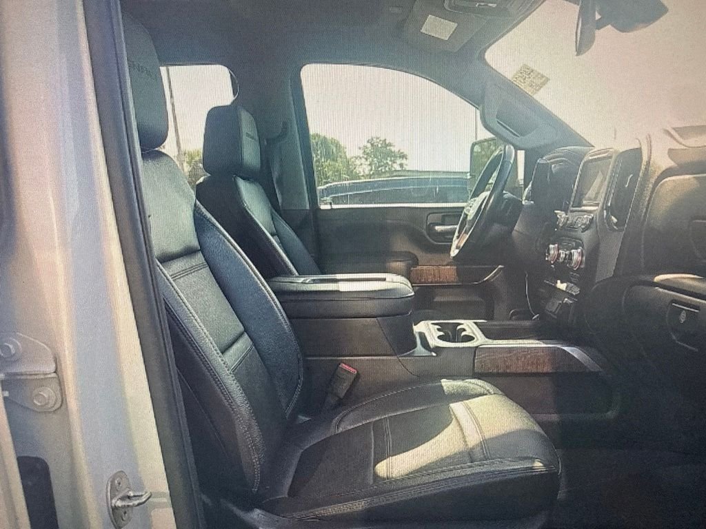 Used 2021 White GMC Denali image 7