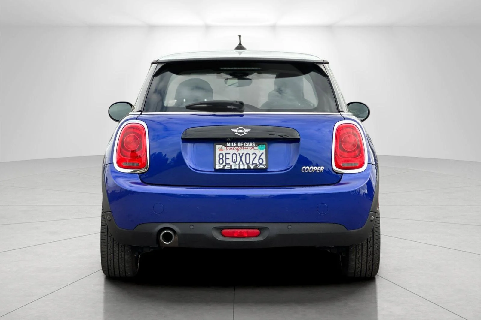 Used 2019 Blue Metallic MINI Classic image 4