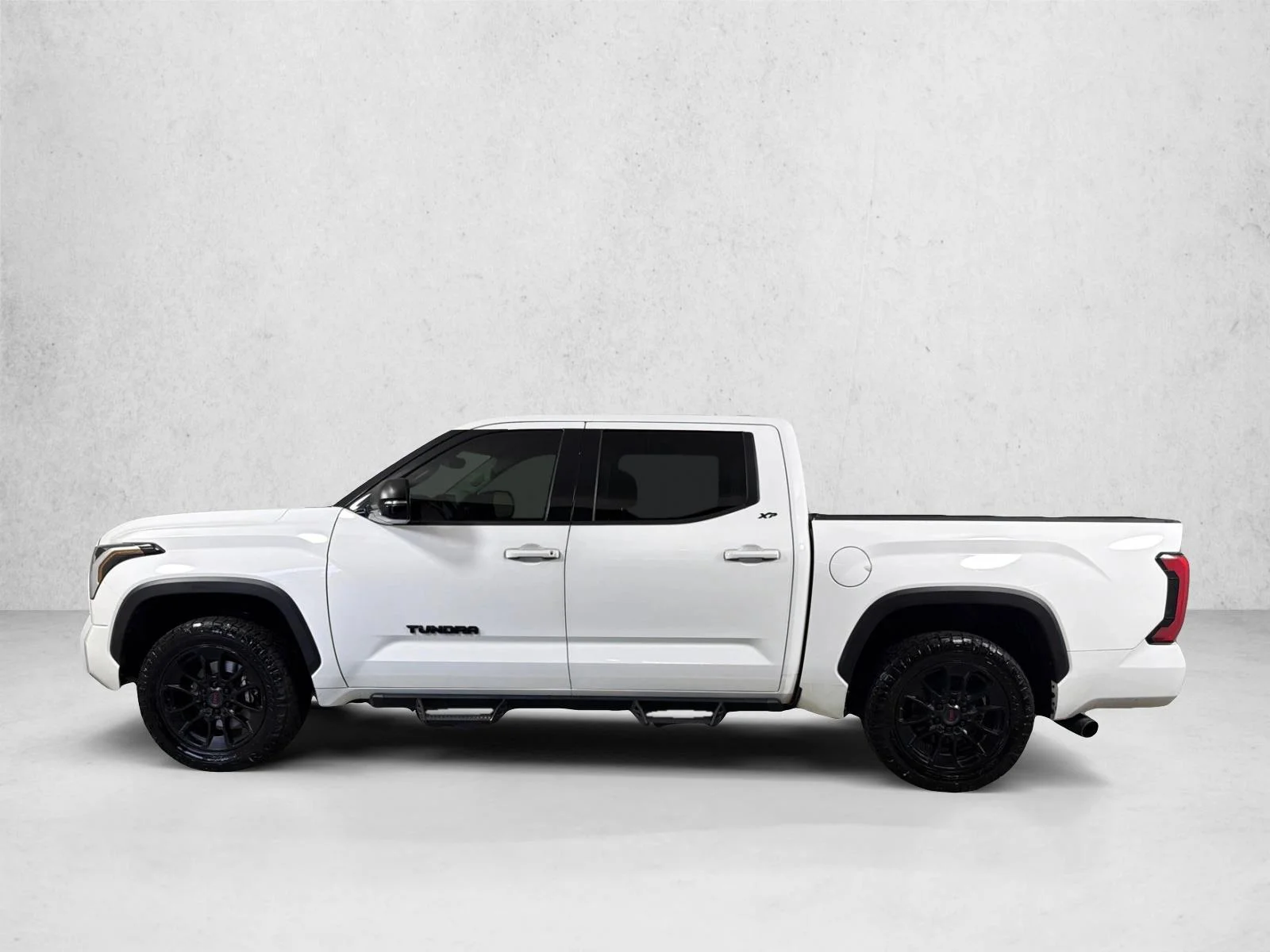 Used 2022 White Toyota SR5 image 6