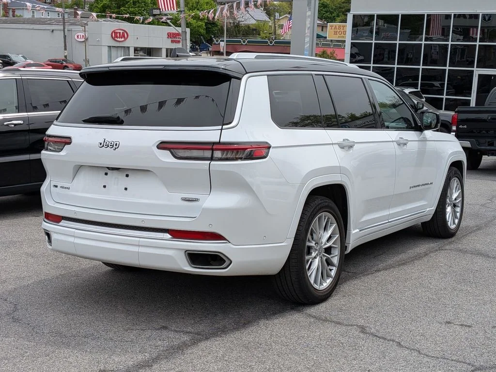 Used 2023 White Jeep Summit image 6