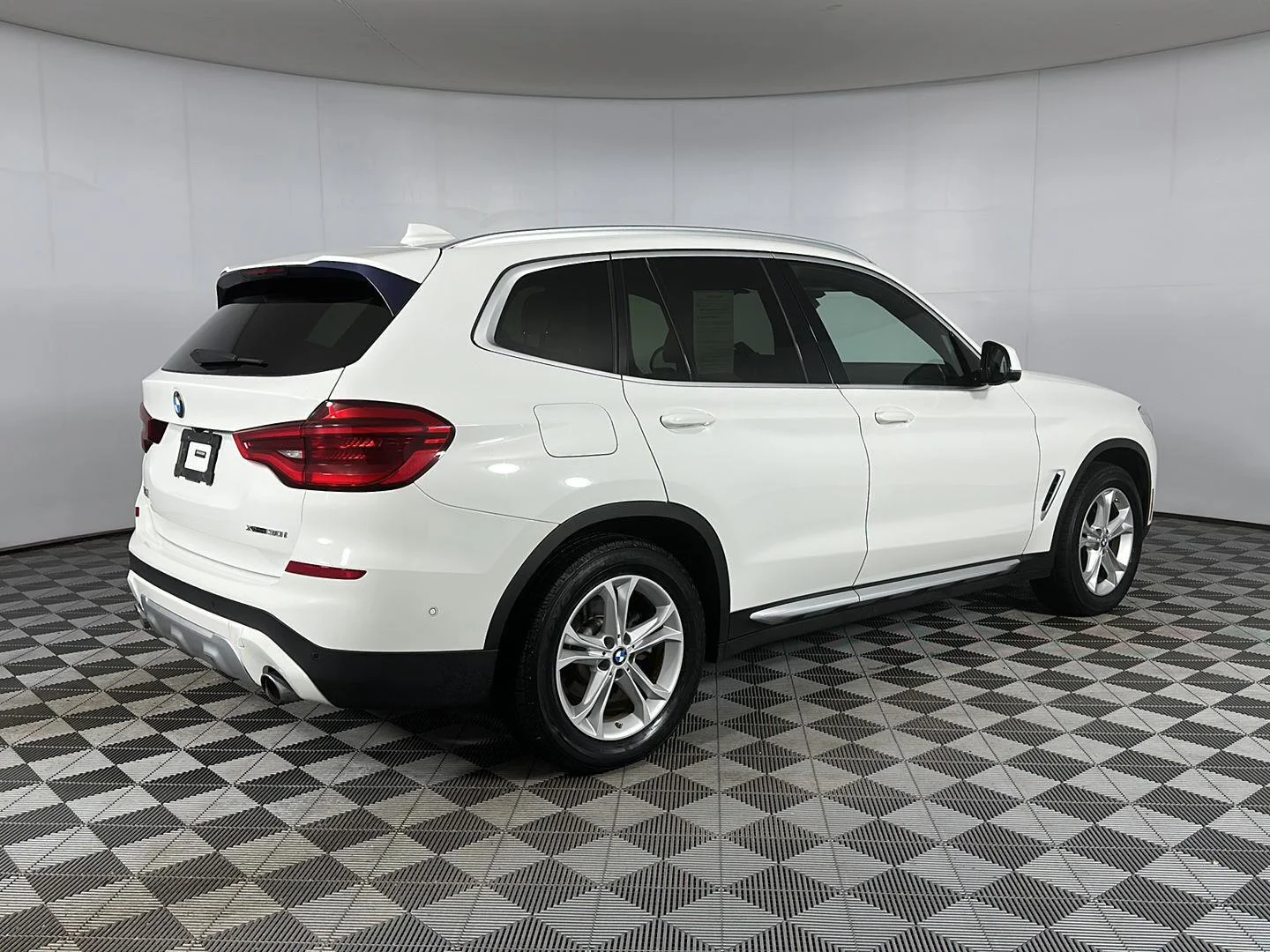 Used 2020 Alpine White BMW xDrive30i image 27