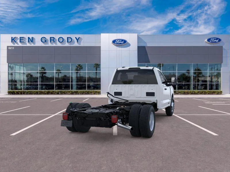 New 2026 Oxford White Ford XL image 8