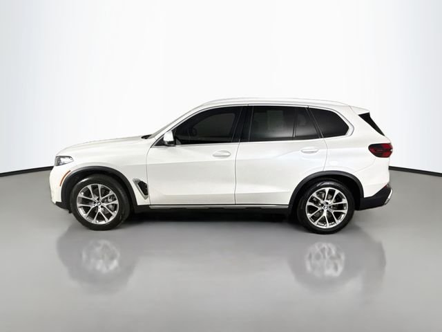 Used 2024 White Metallic BMW xDrive40i image 4