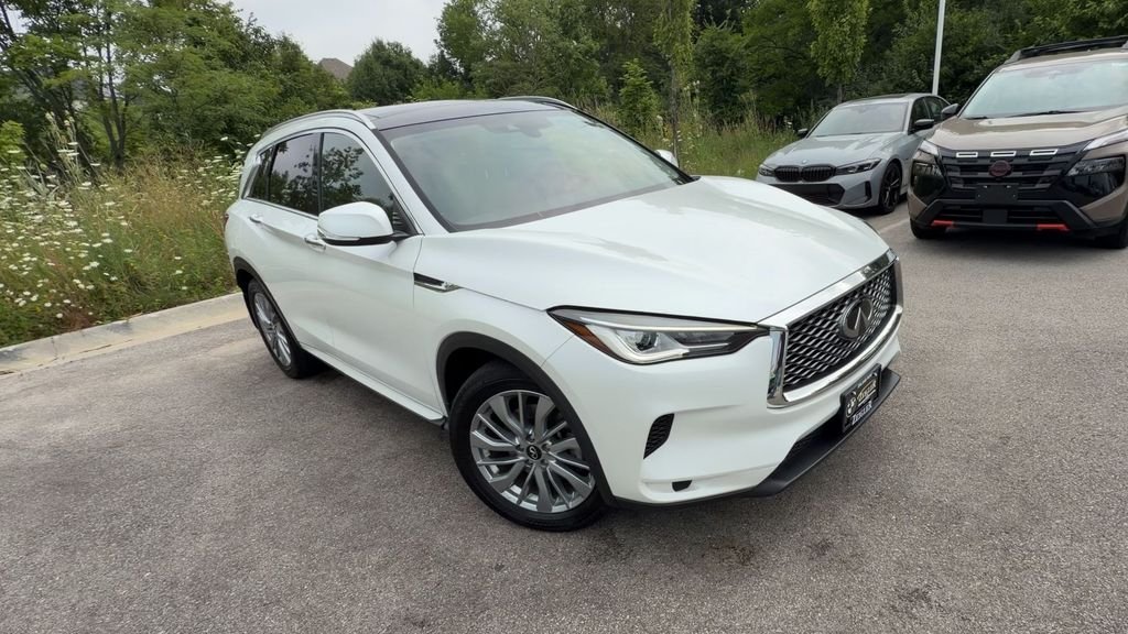 Certified Used 2023 Radiant White INFINITI LUXE image 2