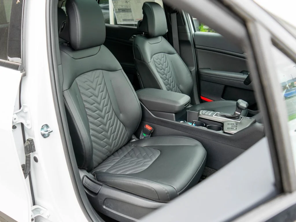 New 2026 Glacial White Pearl Kia X-Line image 9