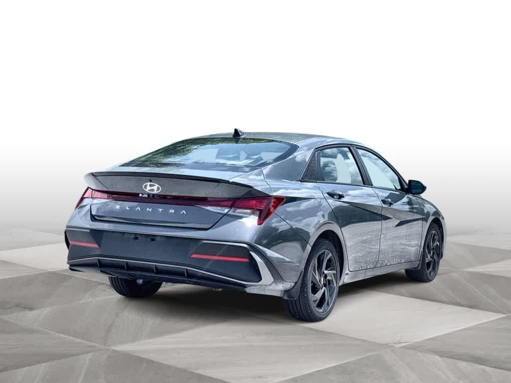 New 2026 Amazon Gray Hyundai SEL Sport image 8