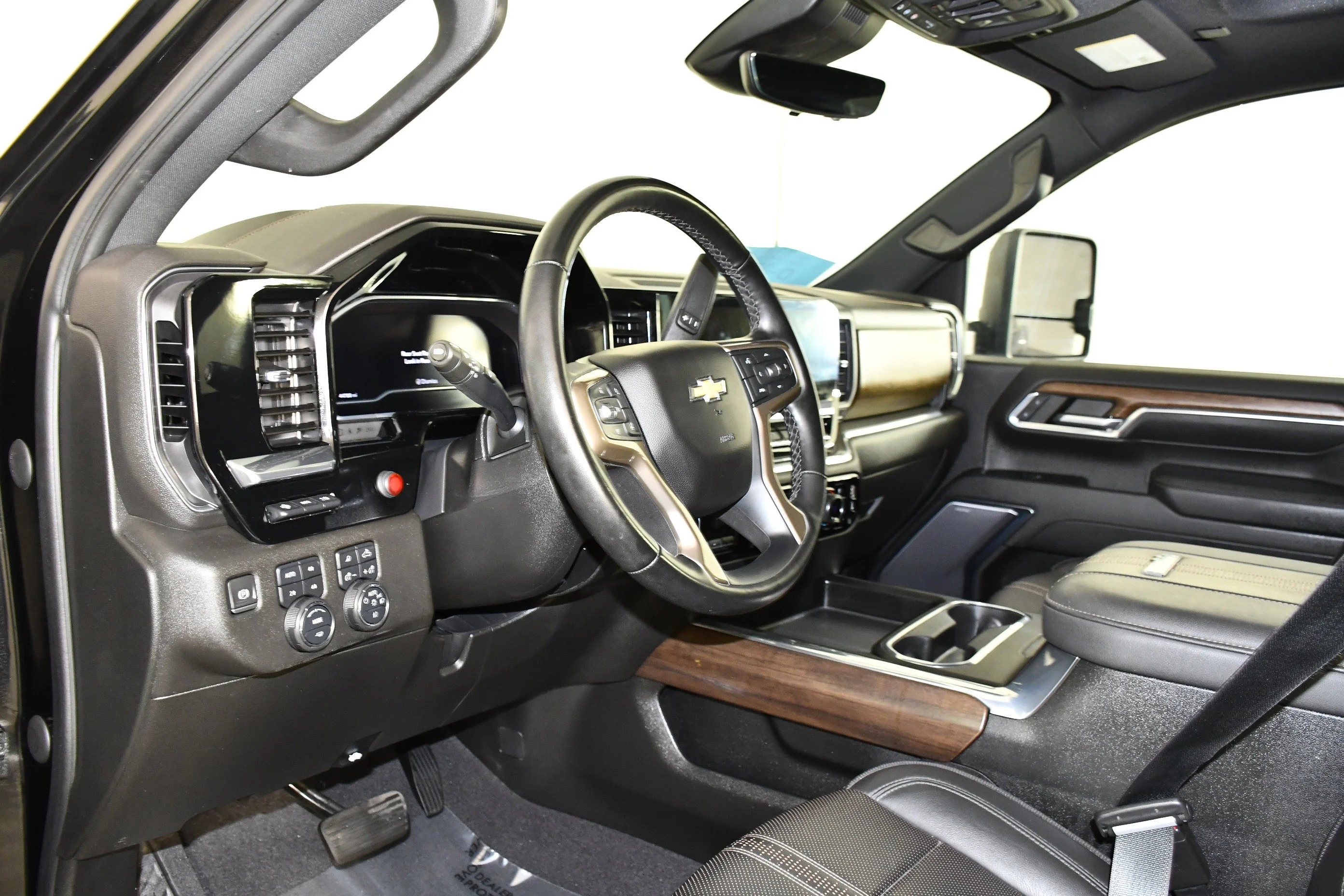 Used 2024 Black Chevrolet High Country image 44