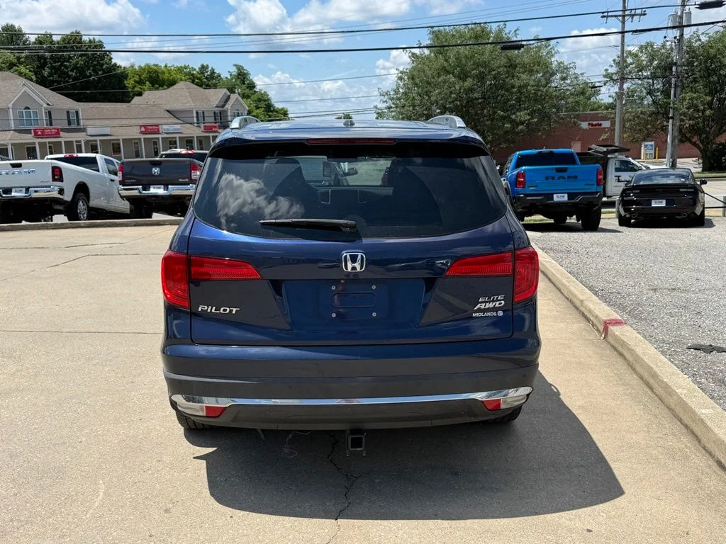 Used 2018 Blue Honda Elite image 7
