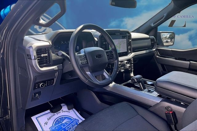 Used 2025 Agate Black Metallic Ford XLT image 12