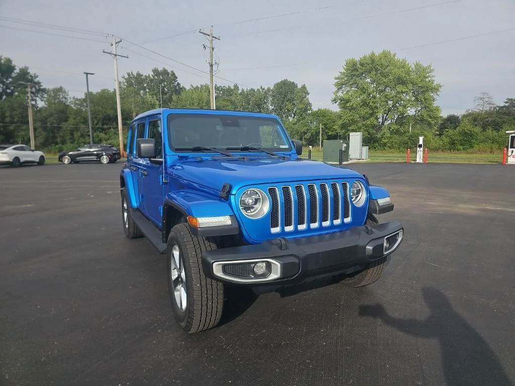 Used 2022 Hydro Blue Pearlcoat Jeep Unlimited Sahara image 3