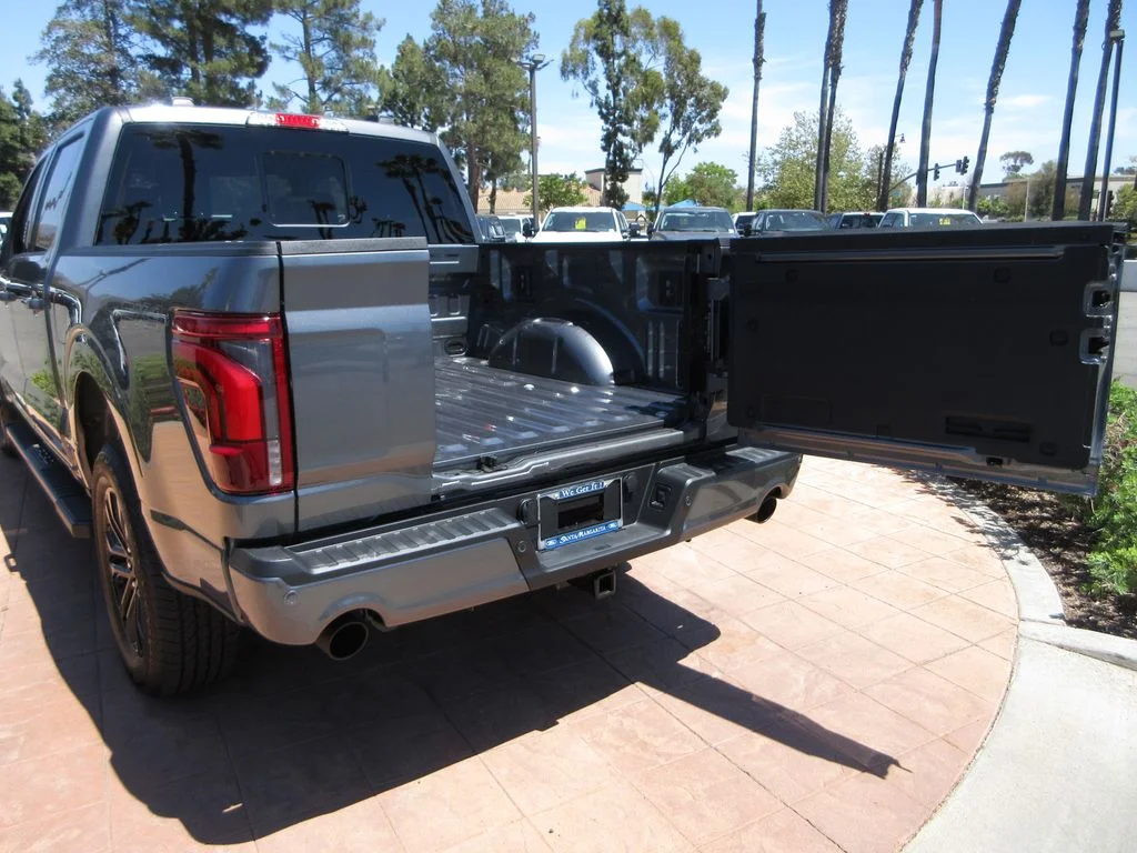 New 2026 Carbonized Gray Metallic Ford Lariat image 29