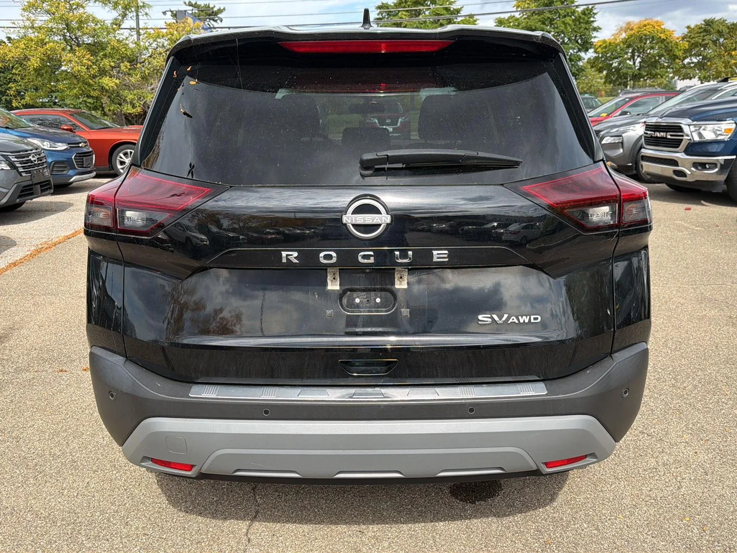 Used 2023 Super Black Nissan SV image 5