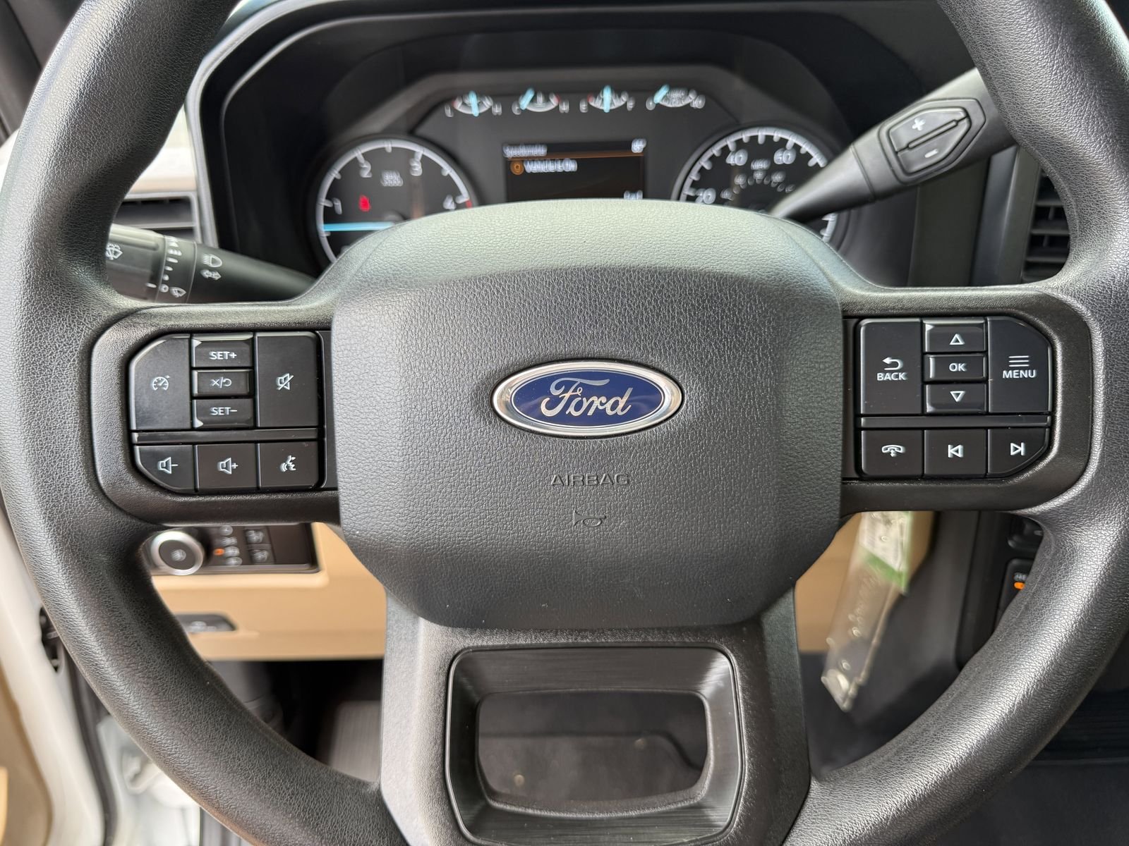 Used 2024 Oxford White Ford XLT image 31