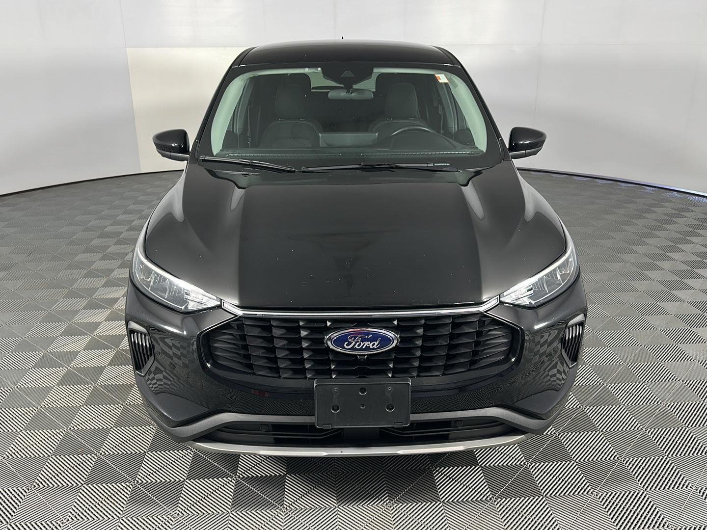 Used 2023 Agate Black Metallic Ford Active image 2