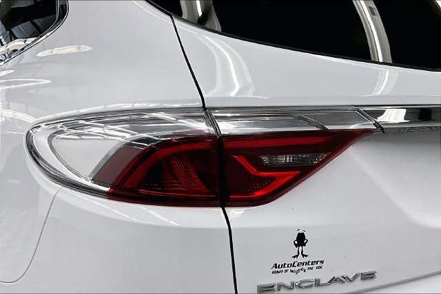Used 2023 Summit White Buick Essence image 34
