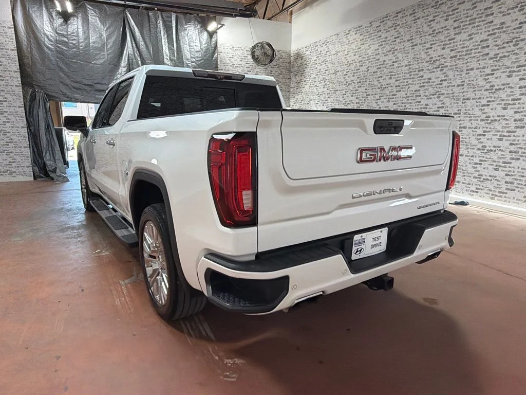Used 2020 White Frost Tricoat GMC Denali image 5