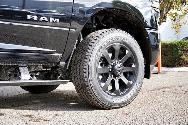 New 2026 Diamond Black Crystal Pearl-Coat Exterior Paint RAM Laramie Night Edition image 9