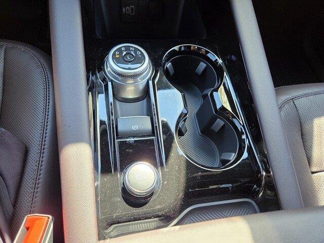 New 2026 Star White Metallic Tri-Coat Ford Platinum™ image 19