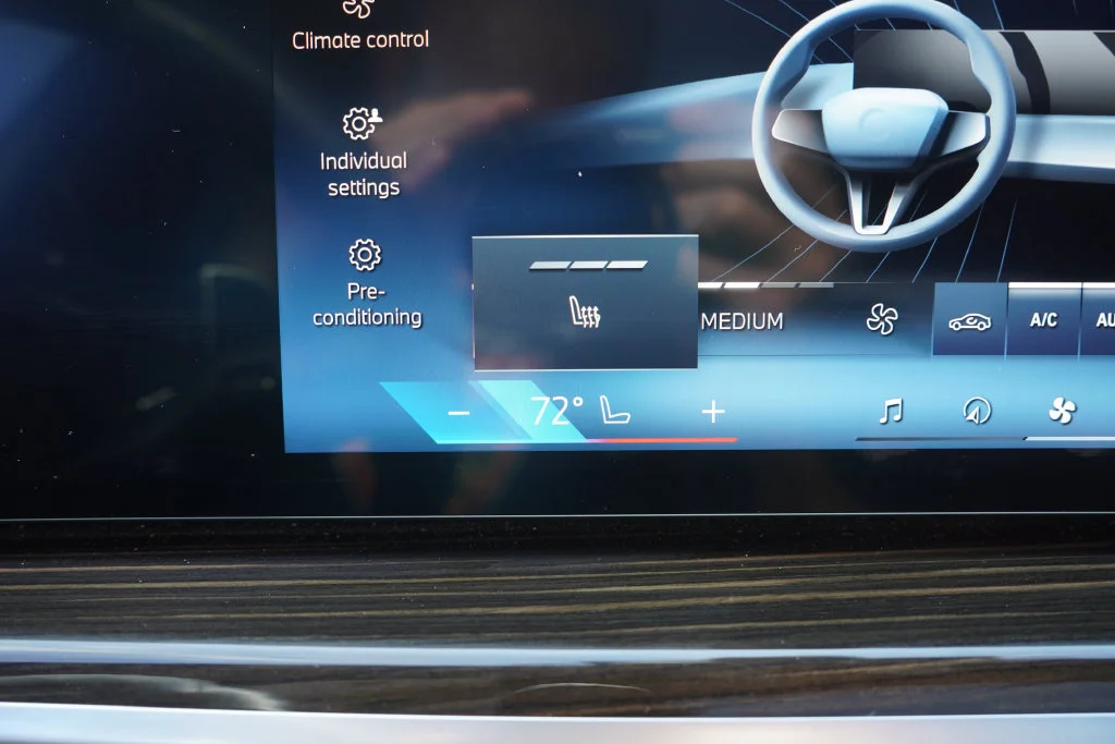 Used 2026 Black Sapphire Metallic BMW xDrive40i image 29