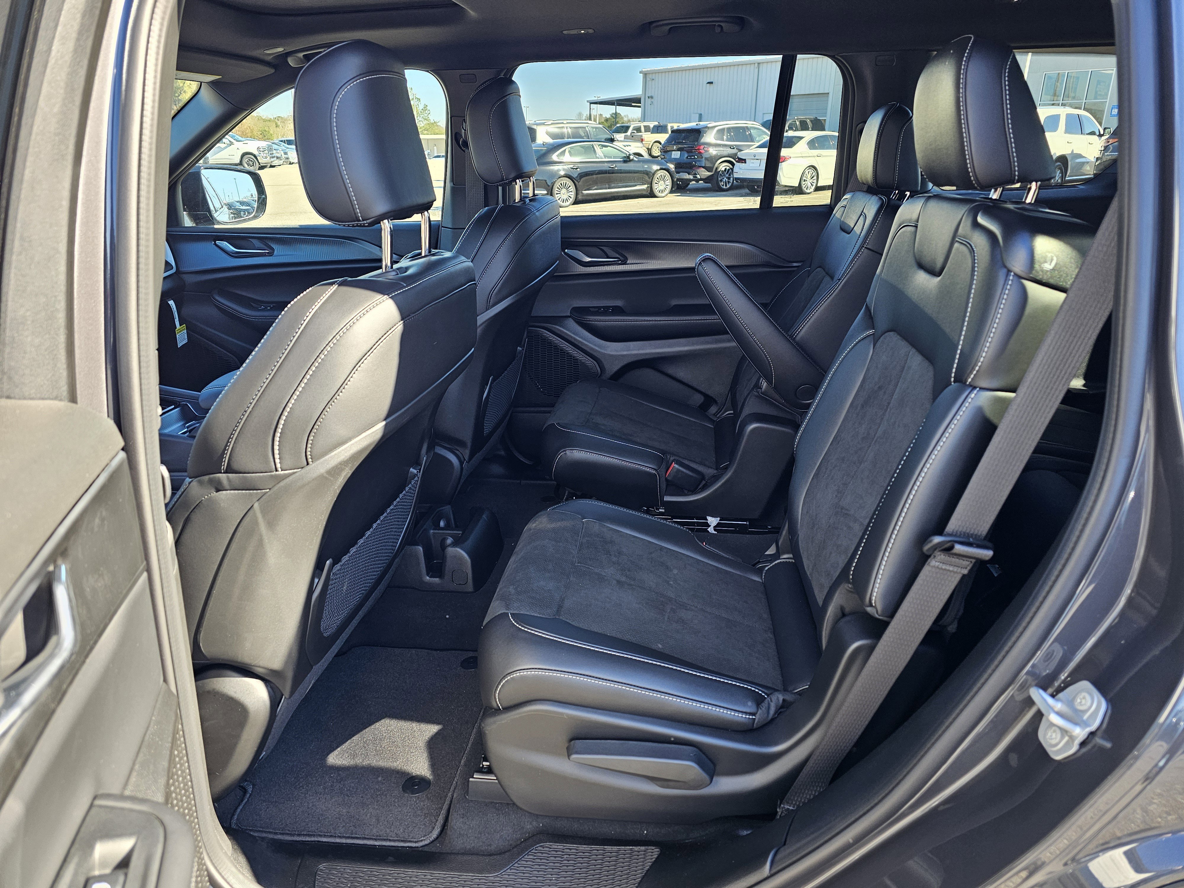 New 2025 Baltic Gray Metallic Clearcoat Jeep Altitude X image 31