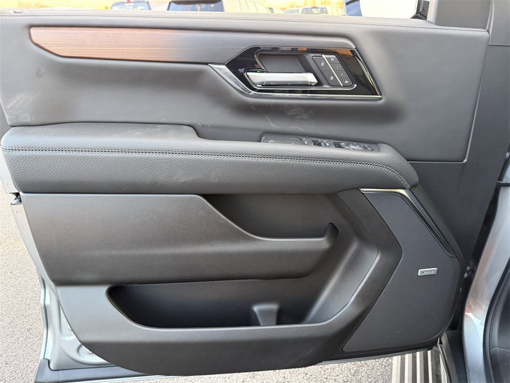 2026 GMC YUKON XL - Image 13