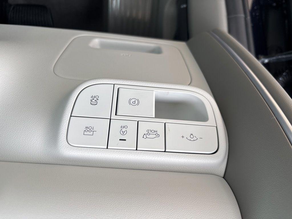 New 2026  Hyundai SEL Premium FWD image 19
