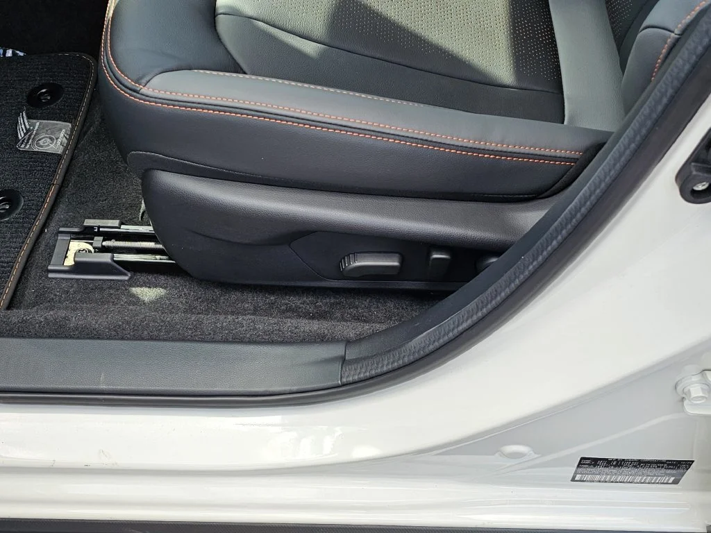 New 2027 CRYSTAL WHITE PEARL Subaru Limited image 18