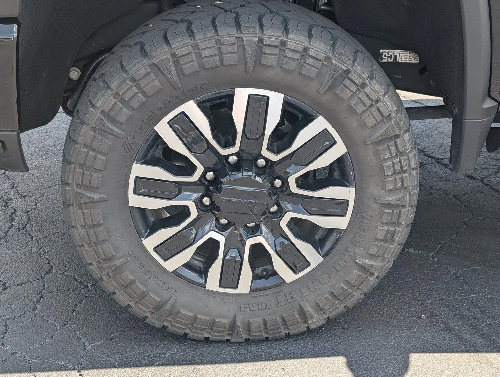 Used 2024 Black Chevrolet High Country image 11