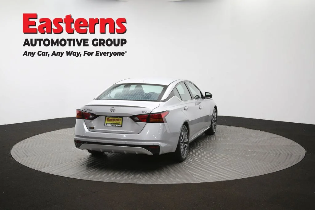 Used 2024 Silver Nissan 2.5 SV image 39