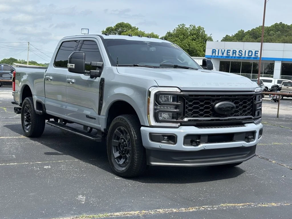 Used 2024 Gray Ford Lariat image 4