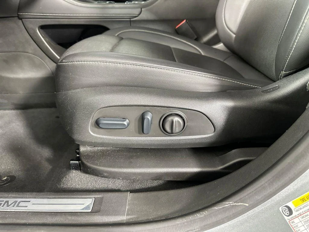 Used 2023 Sterling Metallic GMC SLT image 11