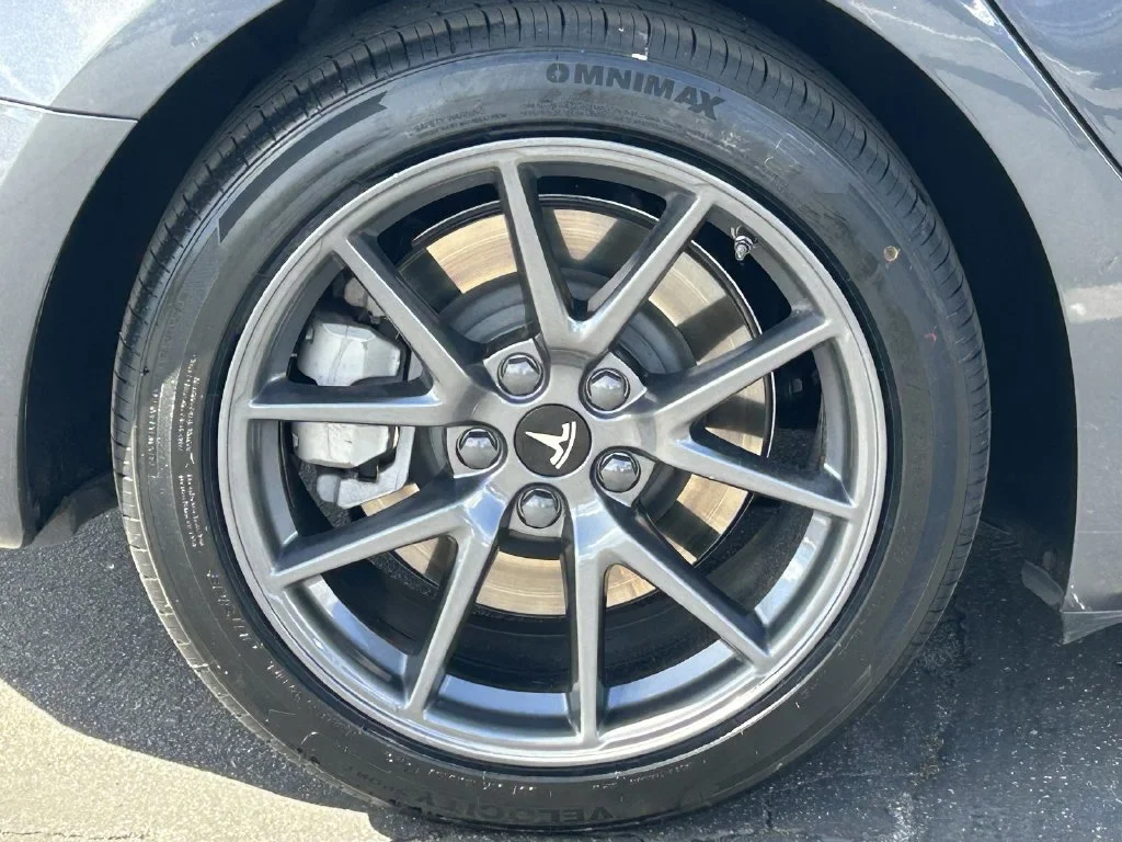 Used 2023  Tesla Base image 7