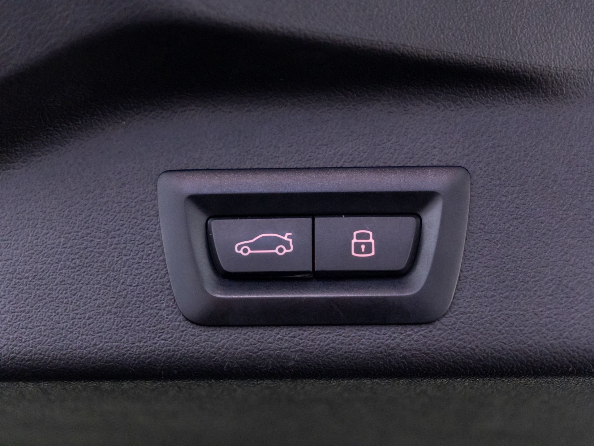 Used 2024 Black BMW xDrive40i image 32