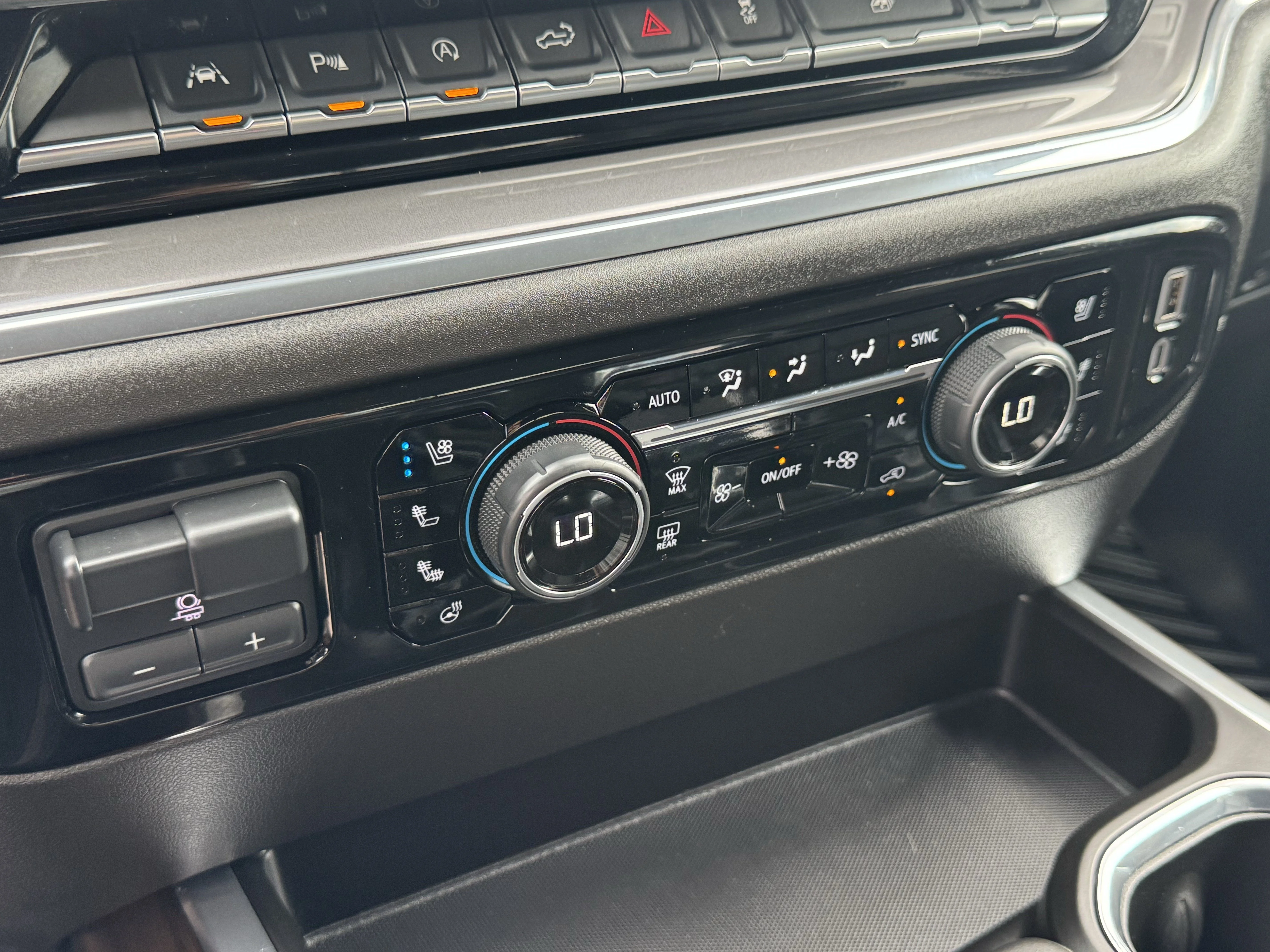 Used 2025 Black Chevrolet High Country image 17