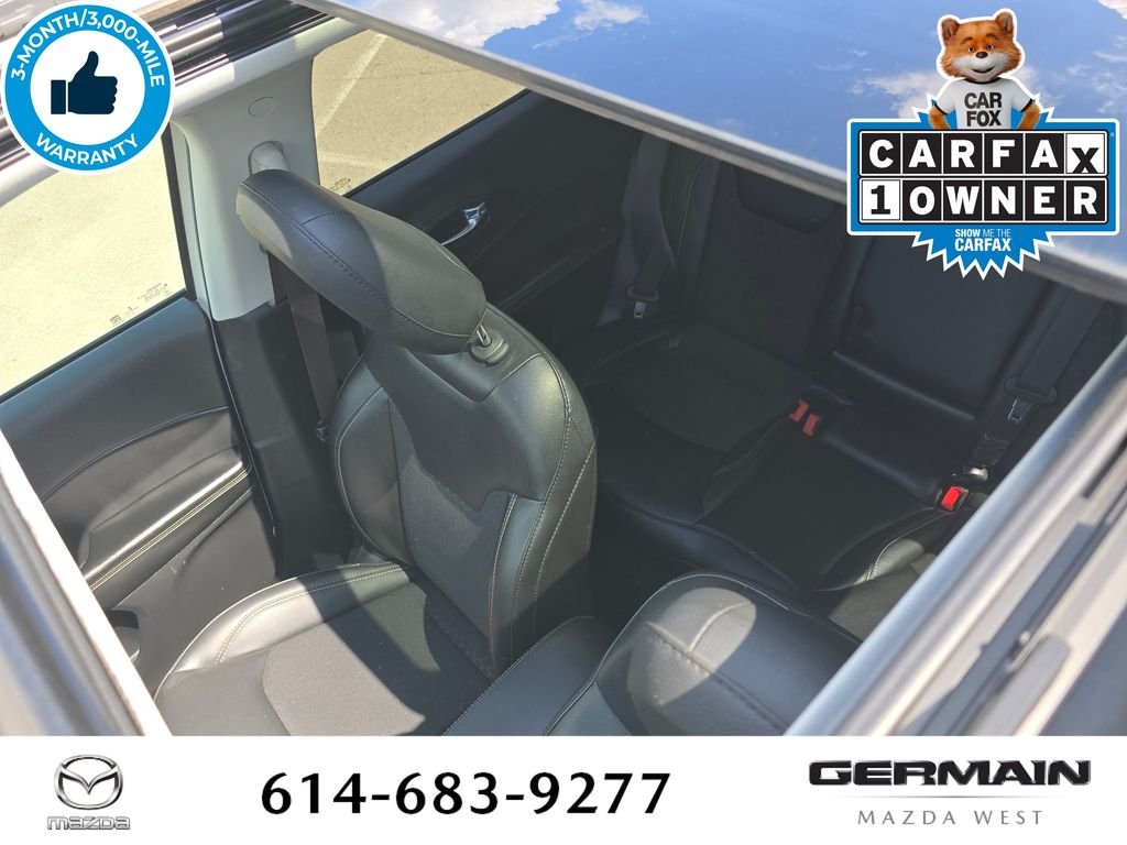 Used 2020 White Jeep Latitude image 23