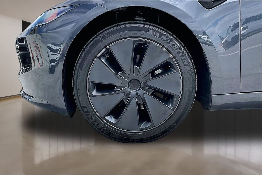 Used 2025 Stealth Gray Tesla Long Range image 32