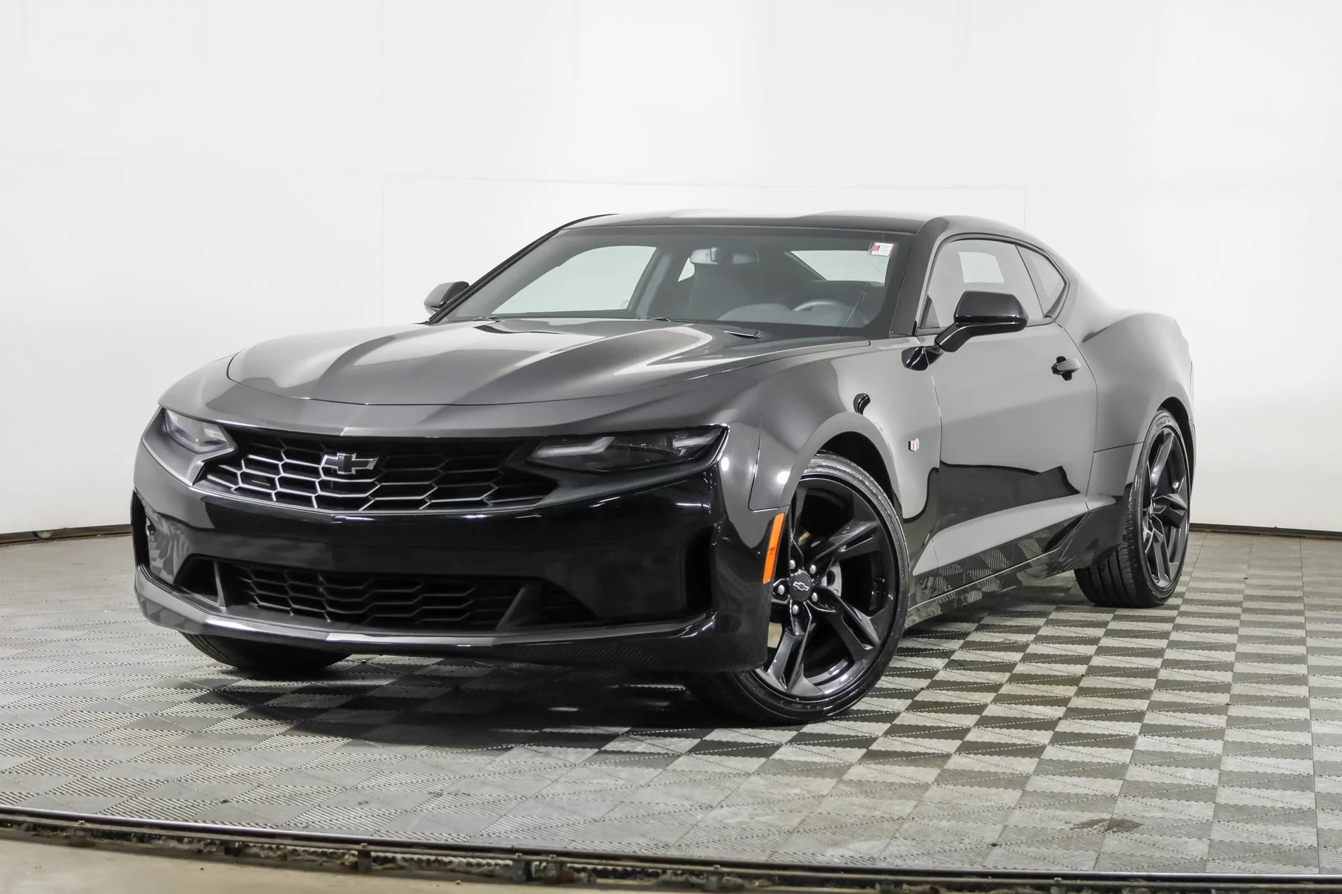 Used 2023 BLACK Chevrolet 1LT image 2