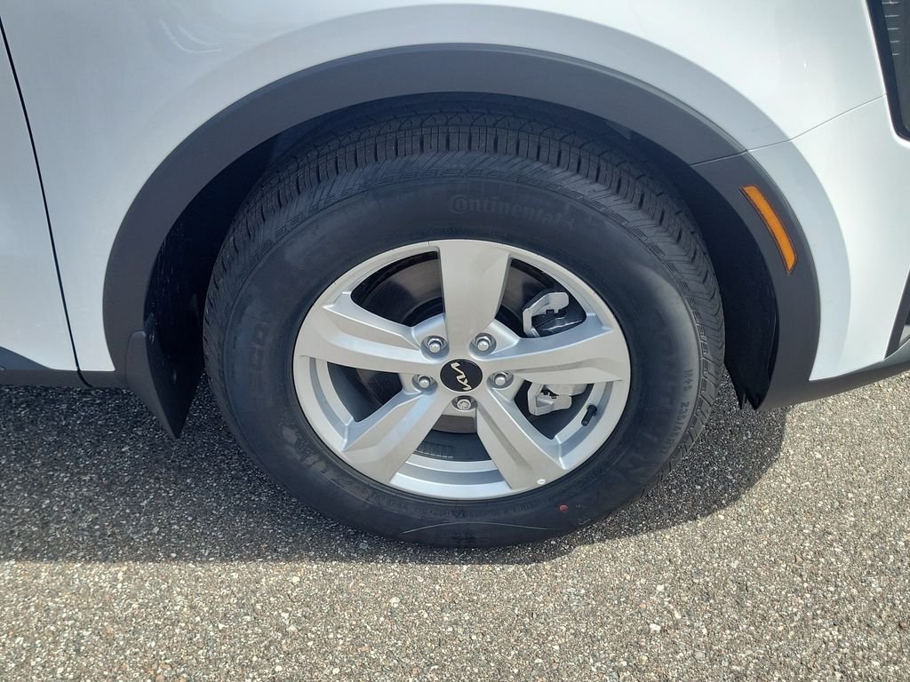 New 2026 White Kia LX image 39