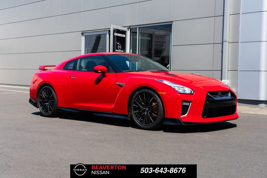 Used 2020 Red Nissan Premium image 1