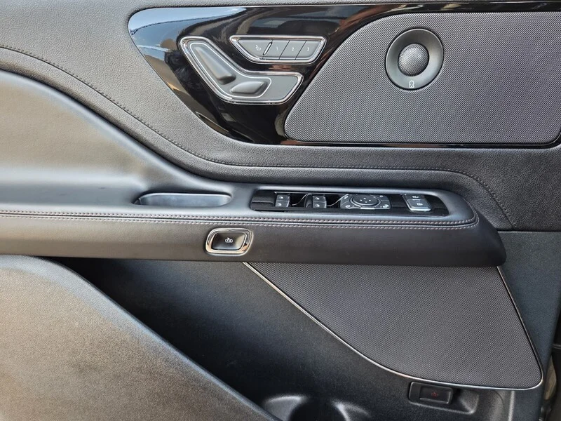 Used 2023 Gray Metallic LINCOLN RESERVE AWD image 39