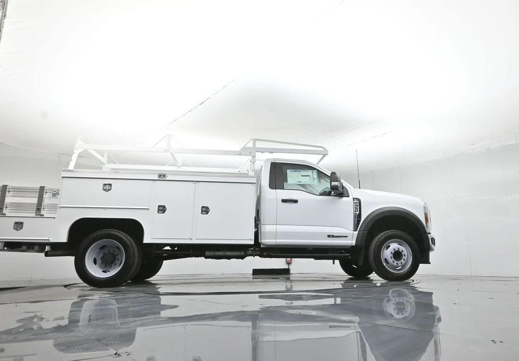 New 2025 Oxford White Ford XL image 6