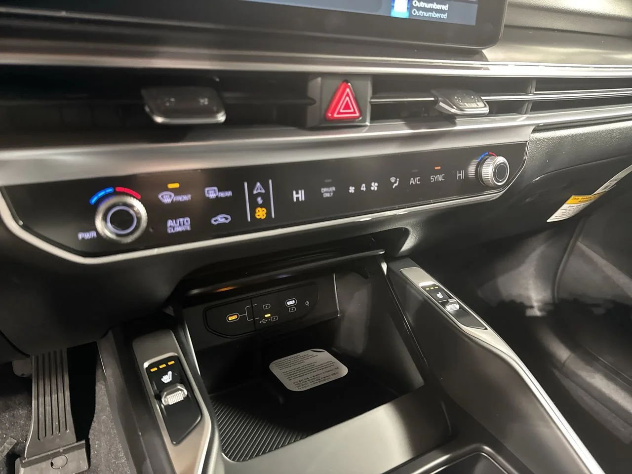 New 2026 Snow White Pearl Kia EX image 24