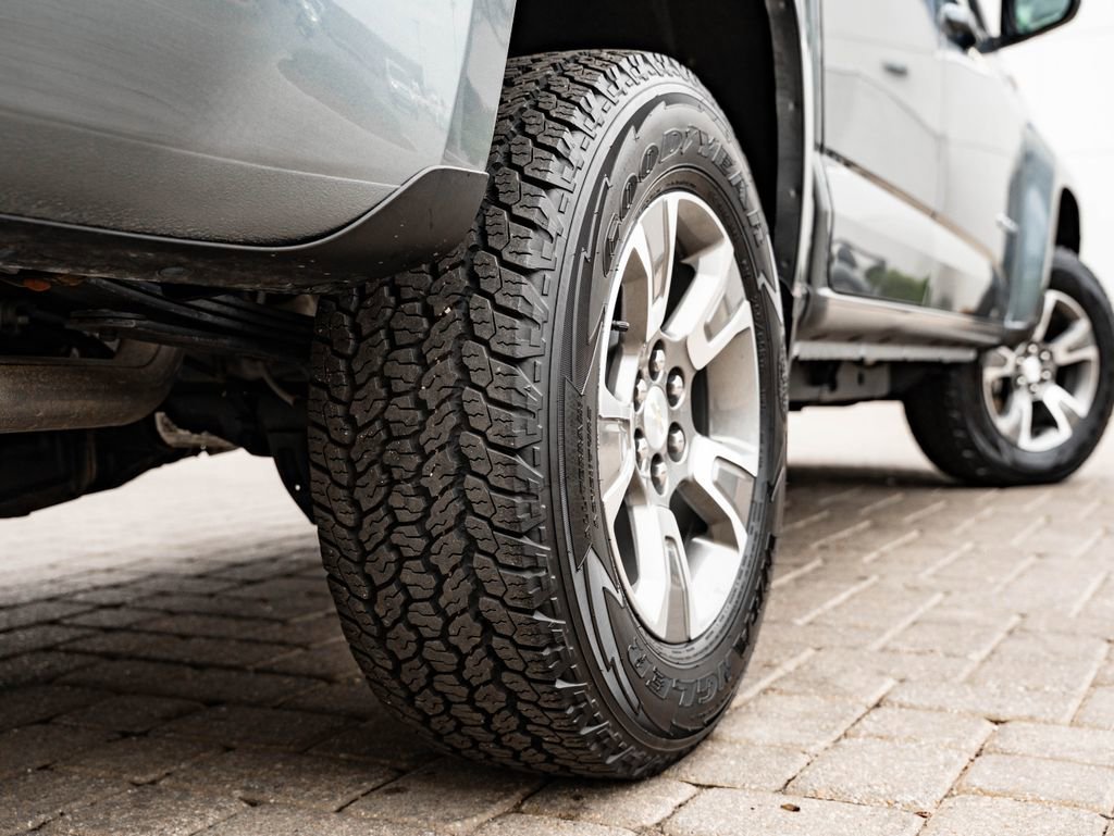Used 2019 Satin Steel Metallic Chevrolet Z71 image 47