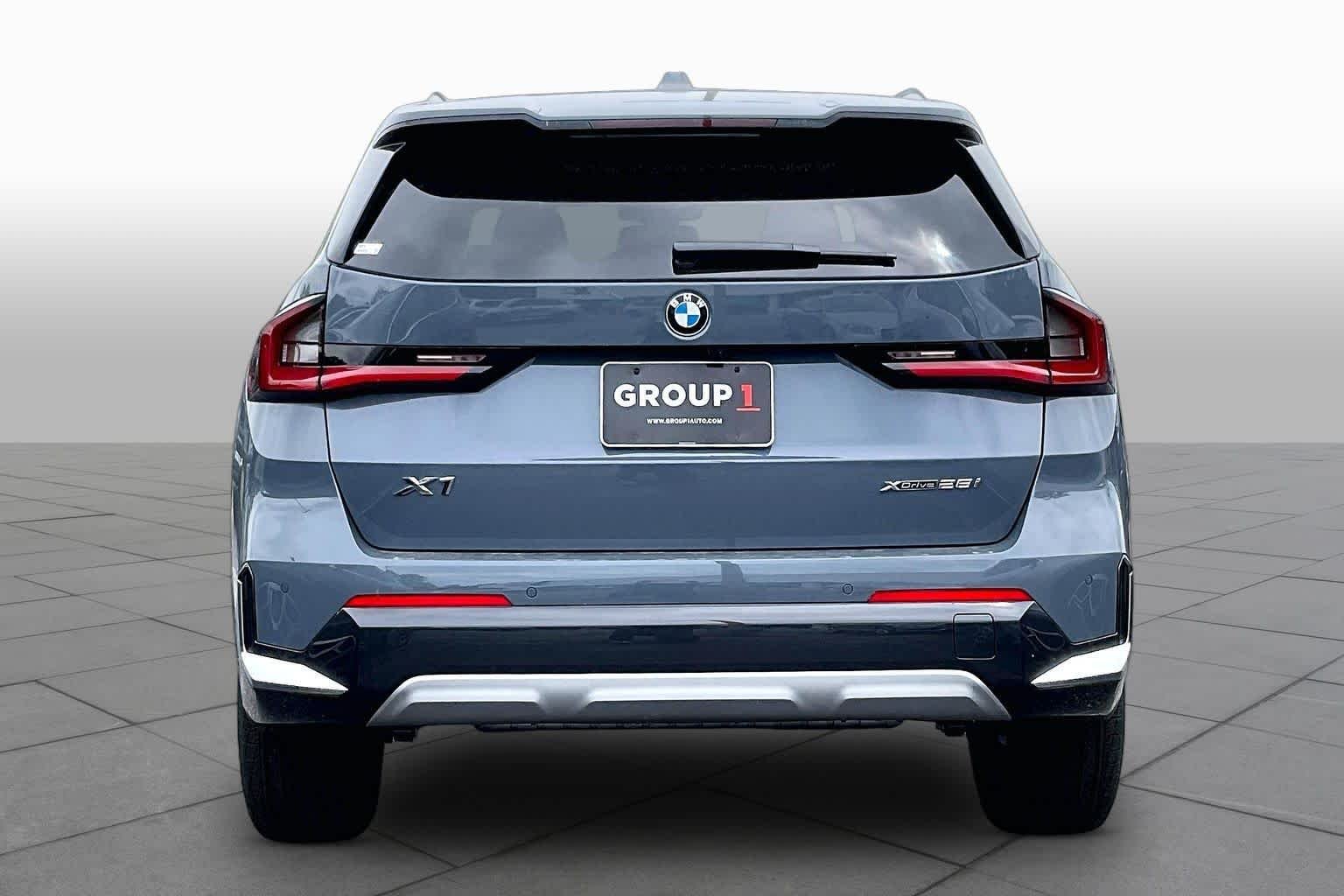 Used 2026 Storm Bay Metallic BMW xDrive28i image 4